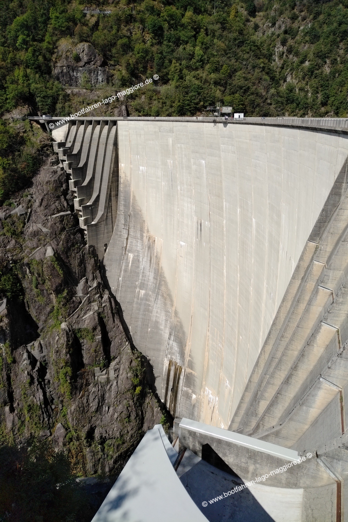 Contra-Staudamm Verzasca