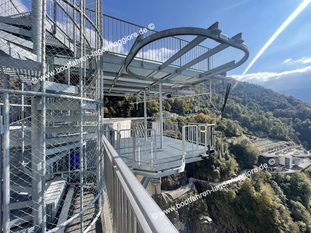 007 Bungy Jump Verzasca Staudamm